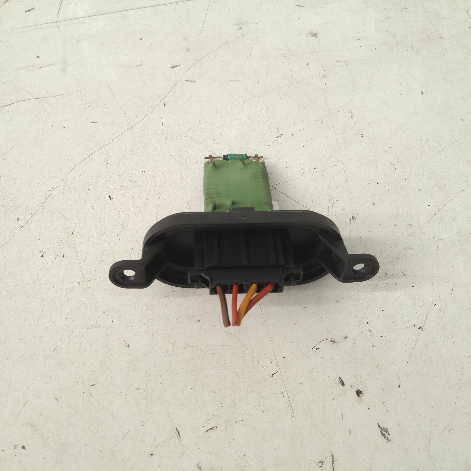 266903, Used fan speed resistor for 2016 Amarok 2h, climate control