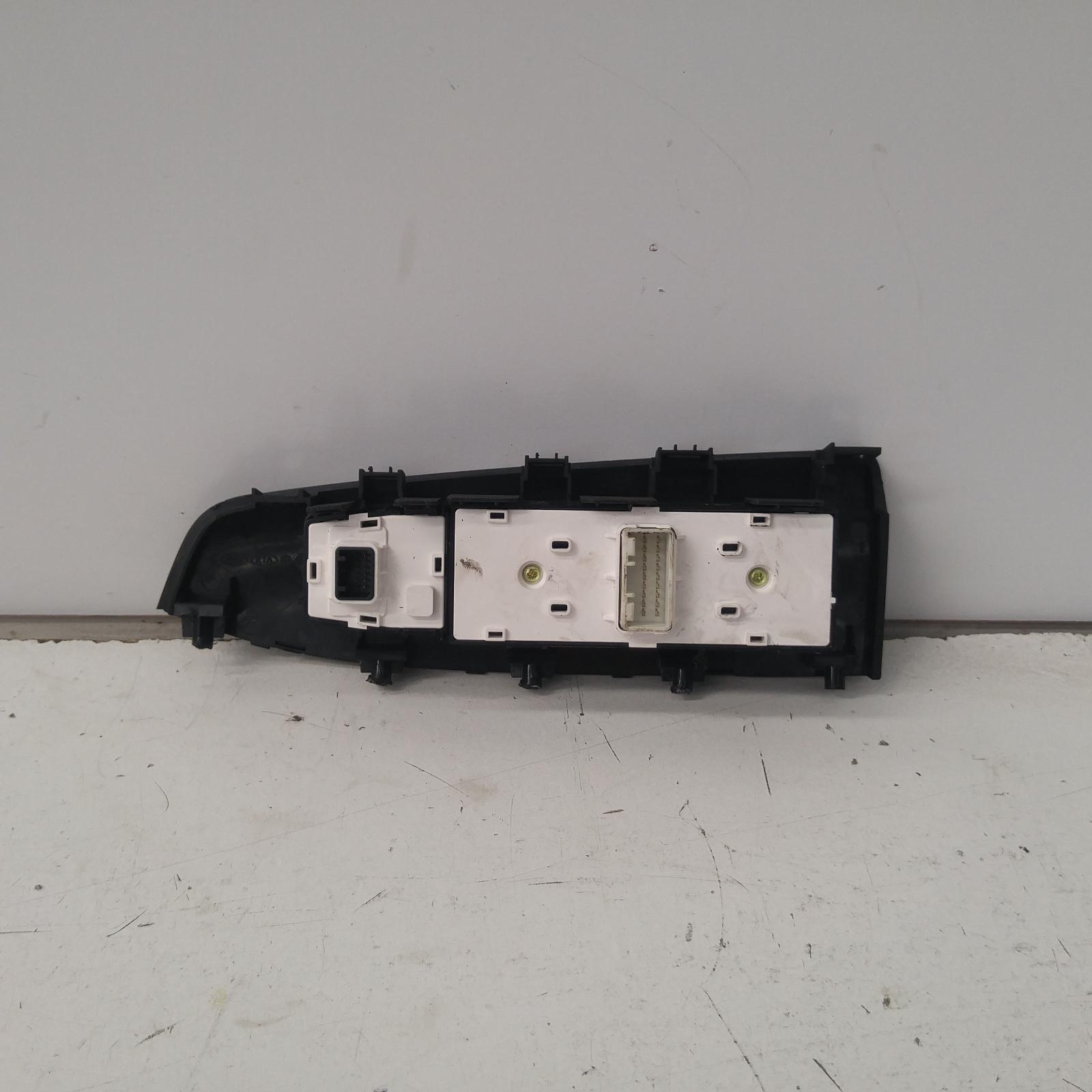 Cerato Power Door Window Switch 2018-2021 rh front (master switch),bd,sedan/hatch,04/18- 00011813 #269632