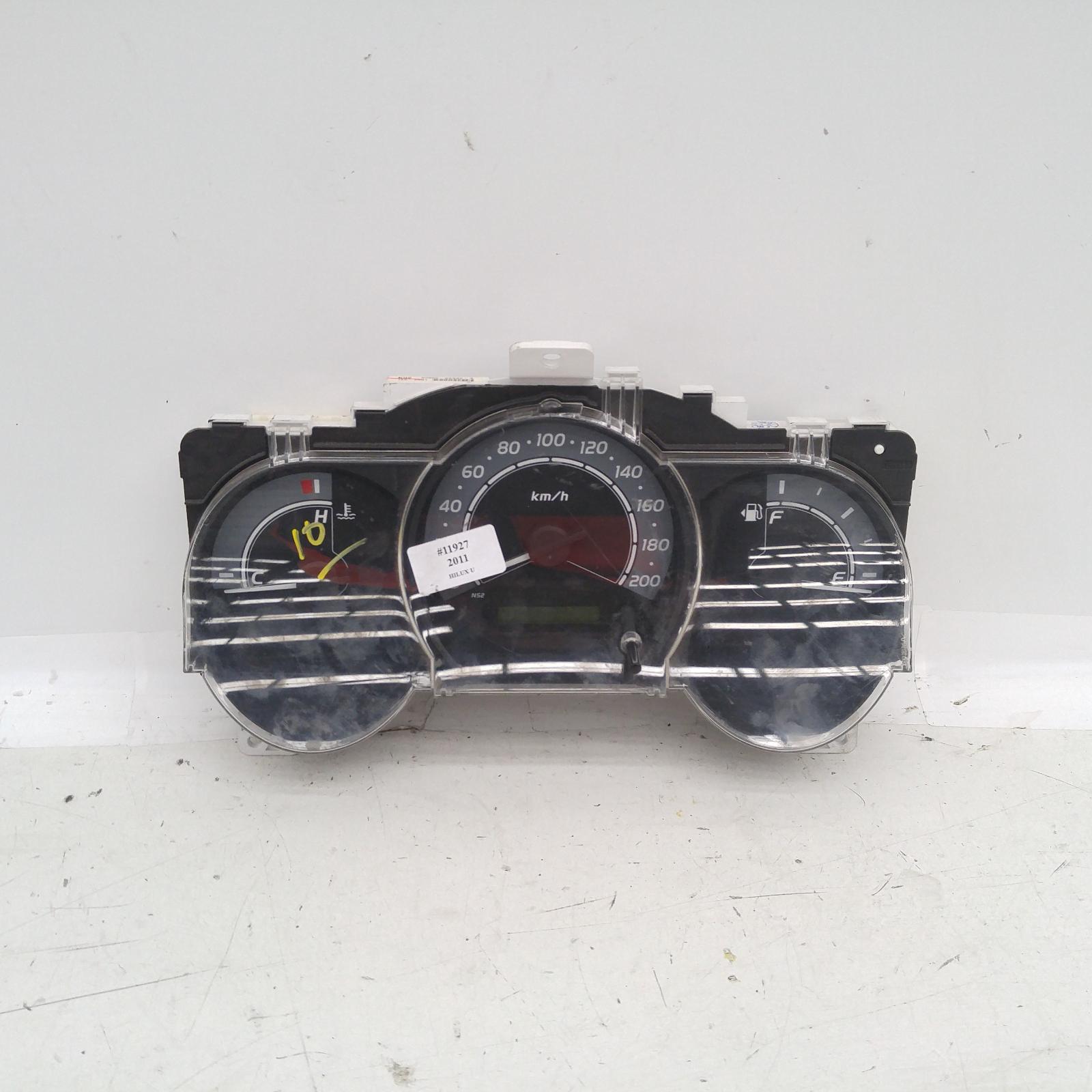 Hilux Instrument Cluster 2005-2011 petrol,2.7,workmate,03/05-06/11 00011946 #270556
