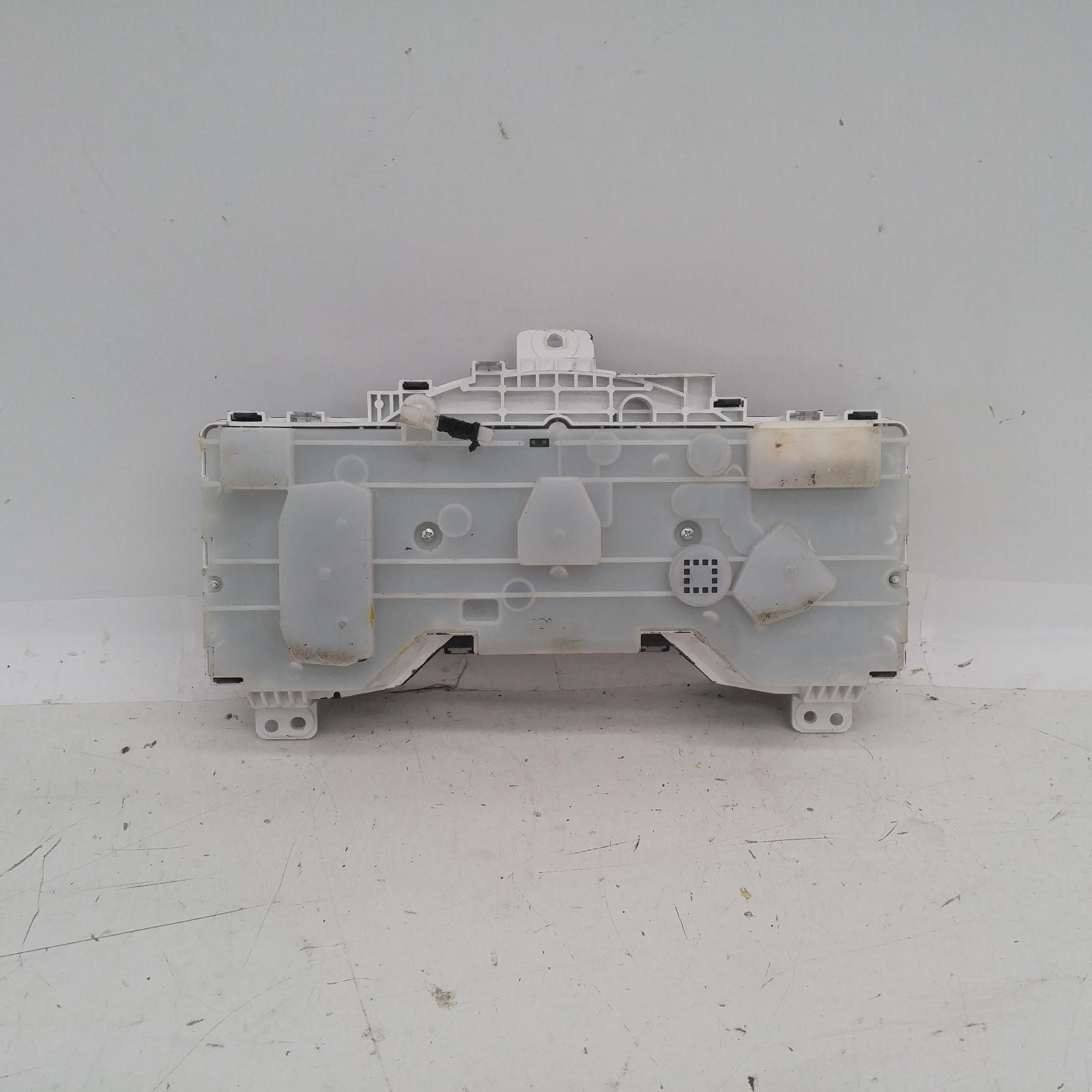 Hilux Instrument Cluster 2005-2011 petrol,2.7,workmate,03/05-06/11 00011946 #270556