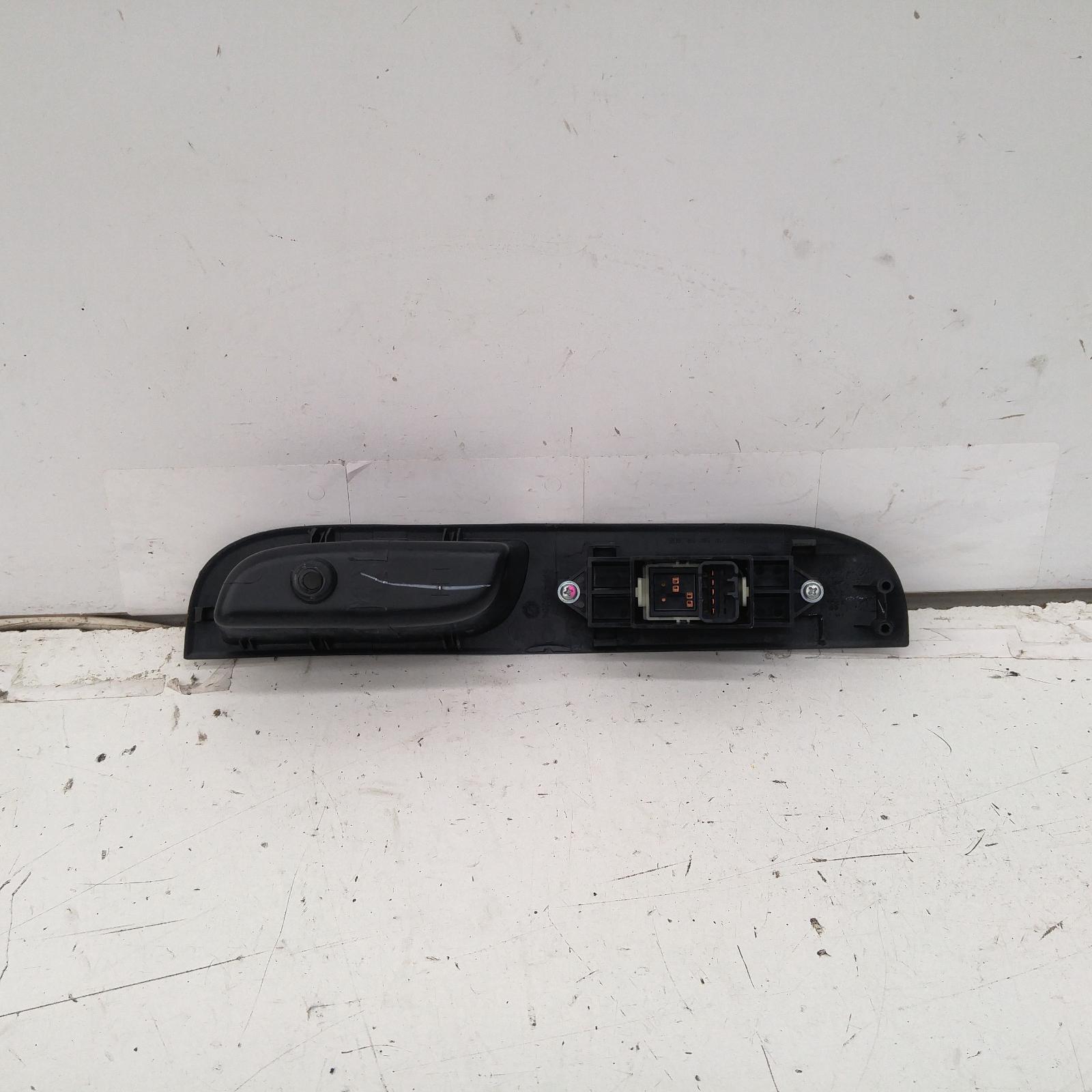 Triton Power Door Window Switch 2006-2015 lh rear,ml-mn,07/06-04/15 00011899 #271602