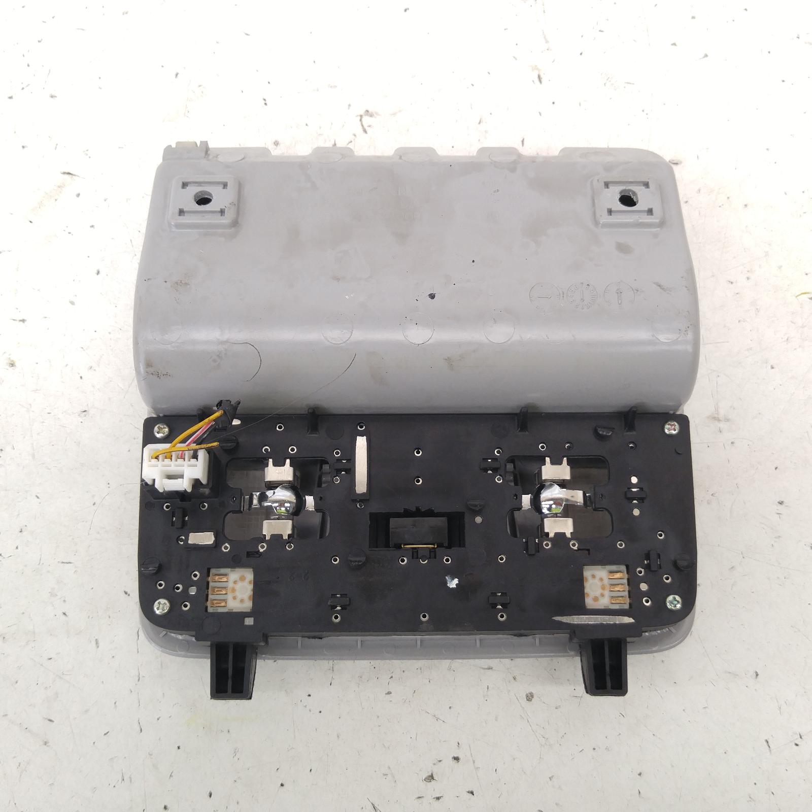 I30 Courtesy Light 2012-2017 front,w/ sunglass holder type,gd,03/12-02/17 00007963 #274605