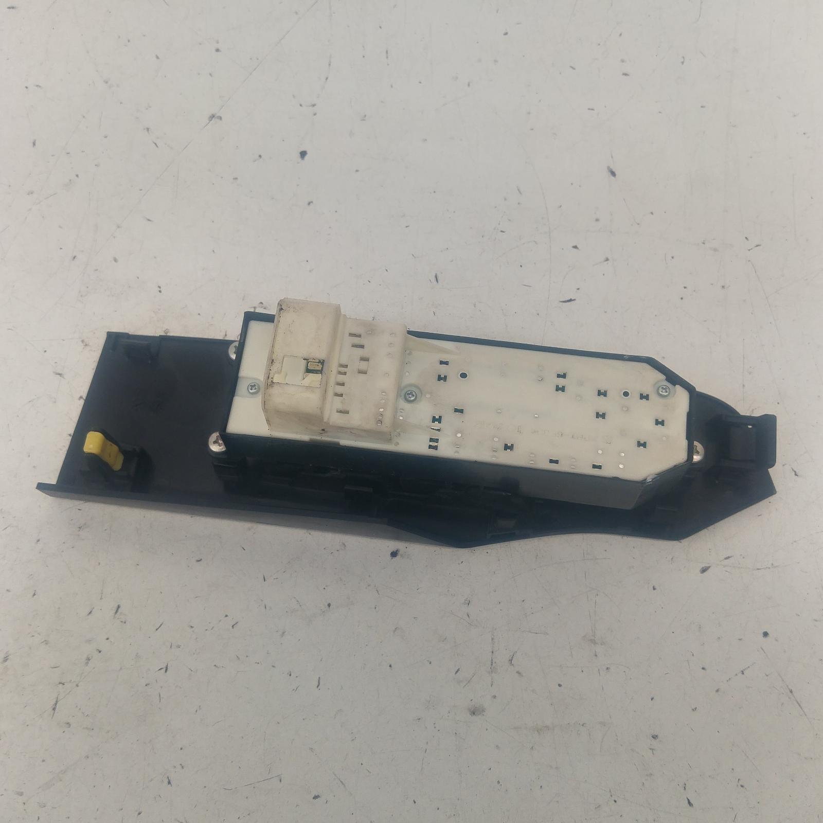 Corolla Power Door Window Switch 2015-2018 rh front (master switch),zre182r,hatch,standard,03/15-06/18 00011889 #275864