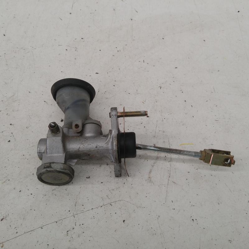 clutch master cylinder