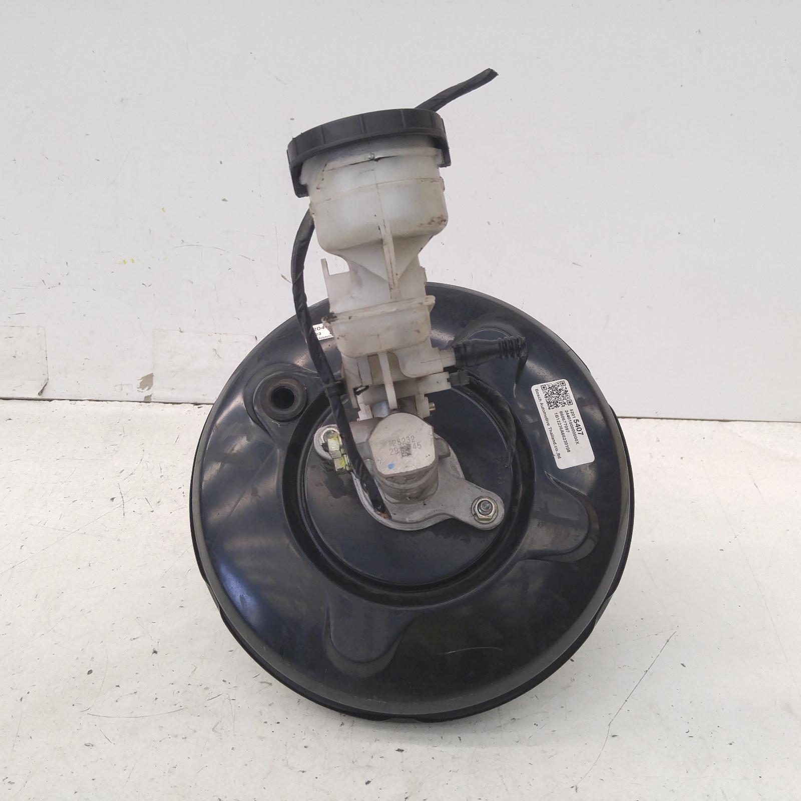 284539, Used brake booster for 2012 colorado rg/rg 7, p/n 94772640