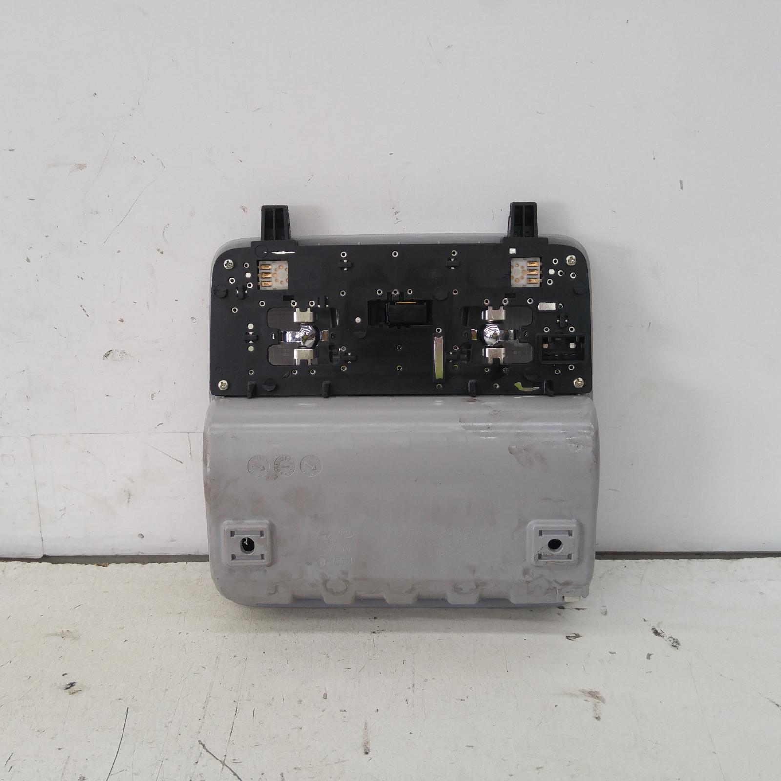 I30 Courtesy Light 2012-2017 front,w/ sunglass holder type,gd,03/12-02/17 00012663 #290966