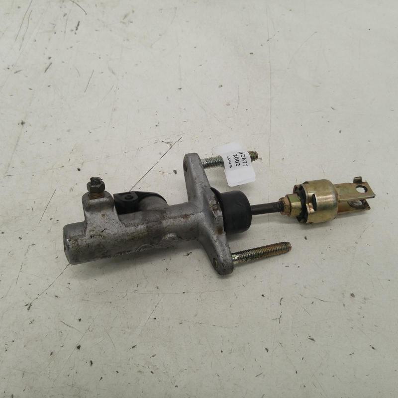 clutch master cylinder