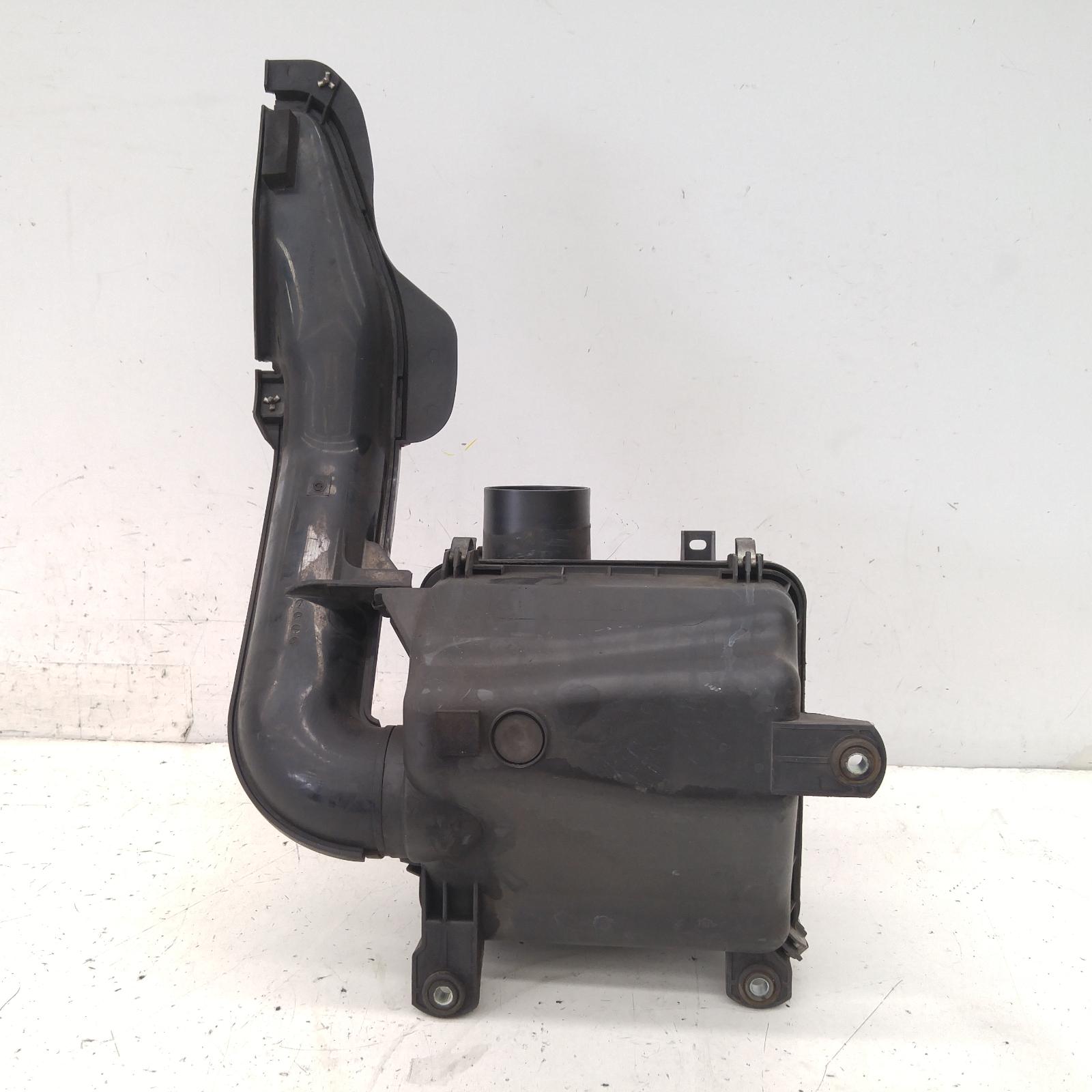 Triton Air Cleaner/box 2006-2015 air cleaner,ml-mn,2.5,diesel,07/06-04/15 00012866 #297434