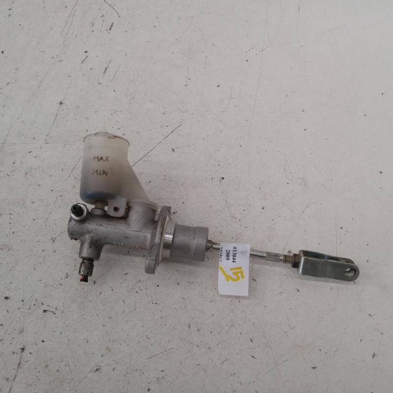 clutch master cylinder