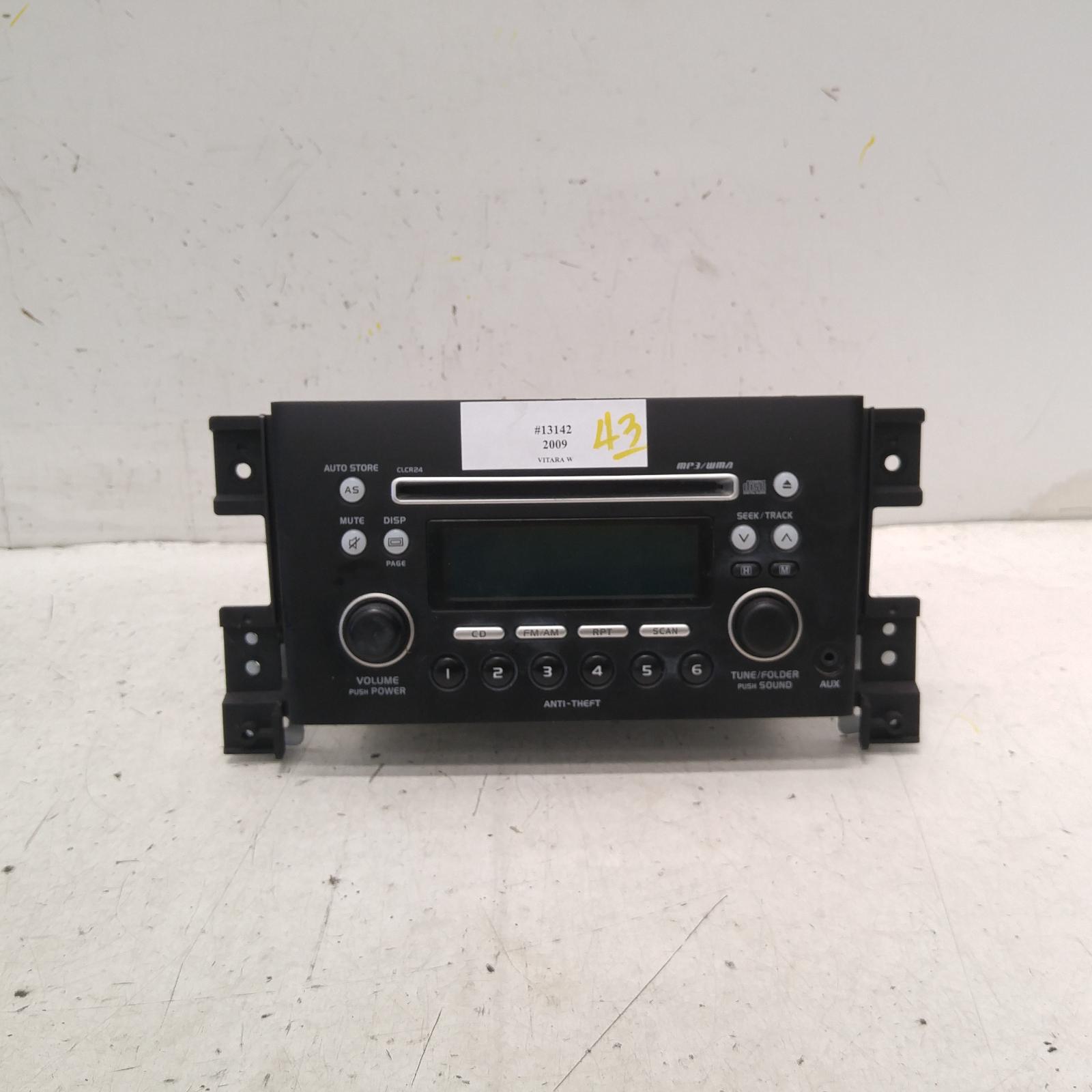 305288, Used stereo/head unit for 2009 vitara radio/cd player, clcr24