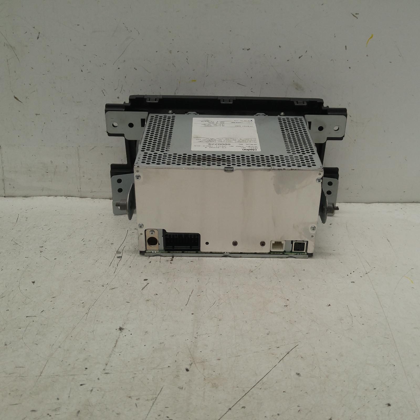 305288, Used stereo/head unit for 2009 vitara radio/cd player, clcr24