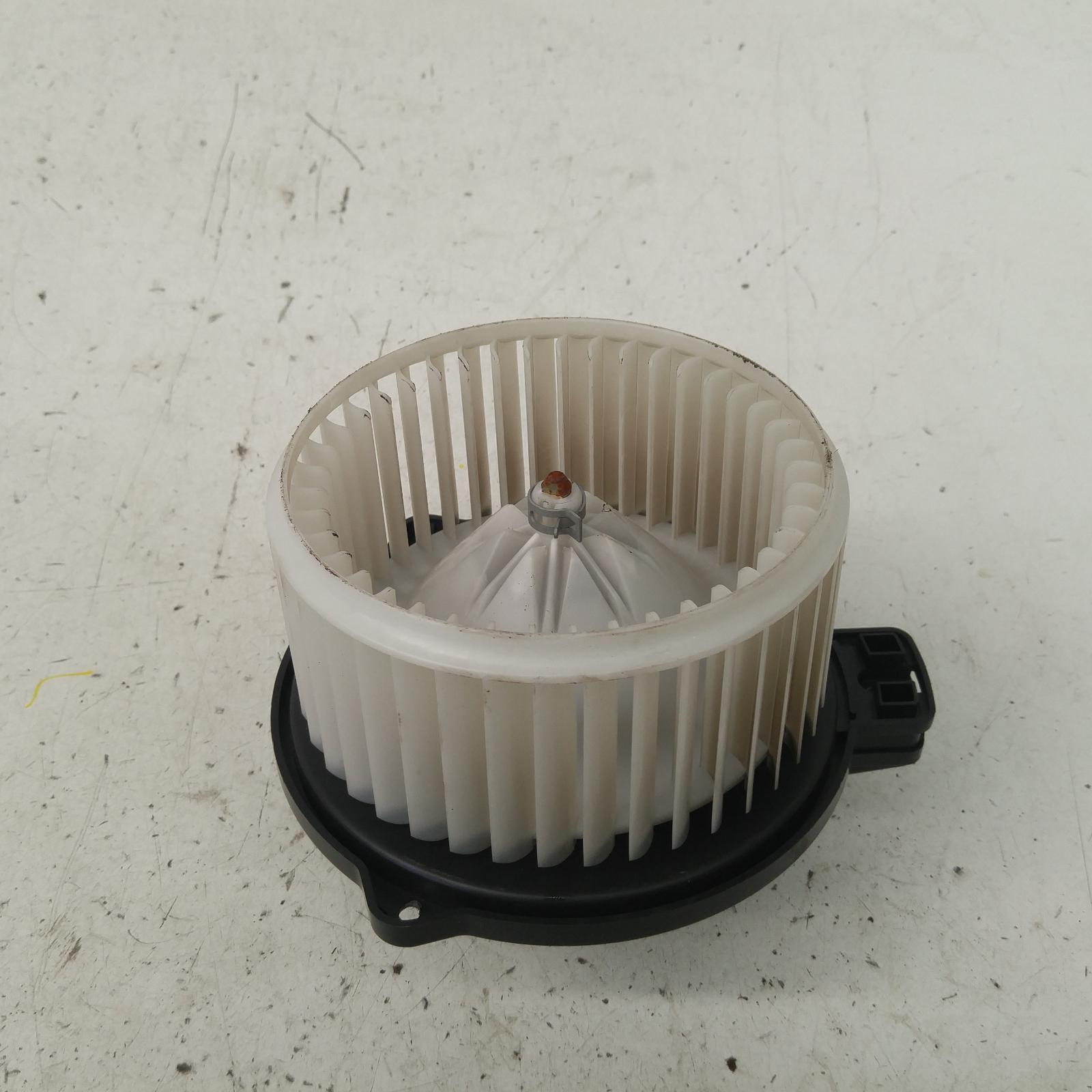 308311, Used heater fan/motor for 2018 Accent rb, blower motor, bosch