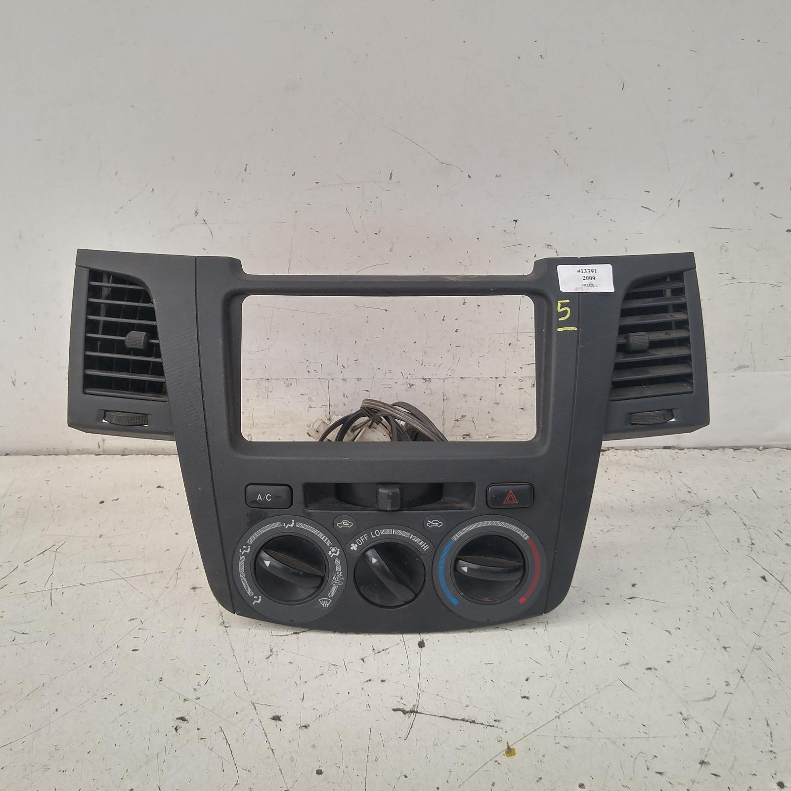 Result Heater/aircon Controls for Toyota HiluxAus Auto Parts(1011)
