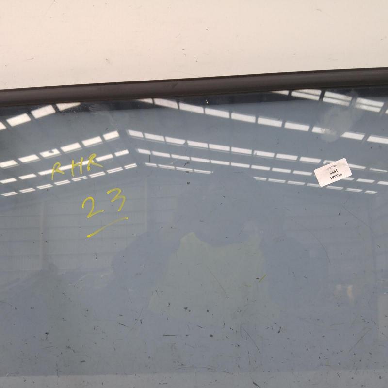 side glass rear right