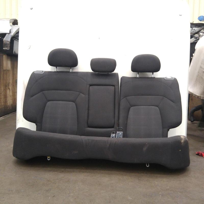 seat 2nd/rear seat