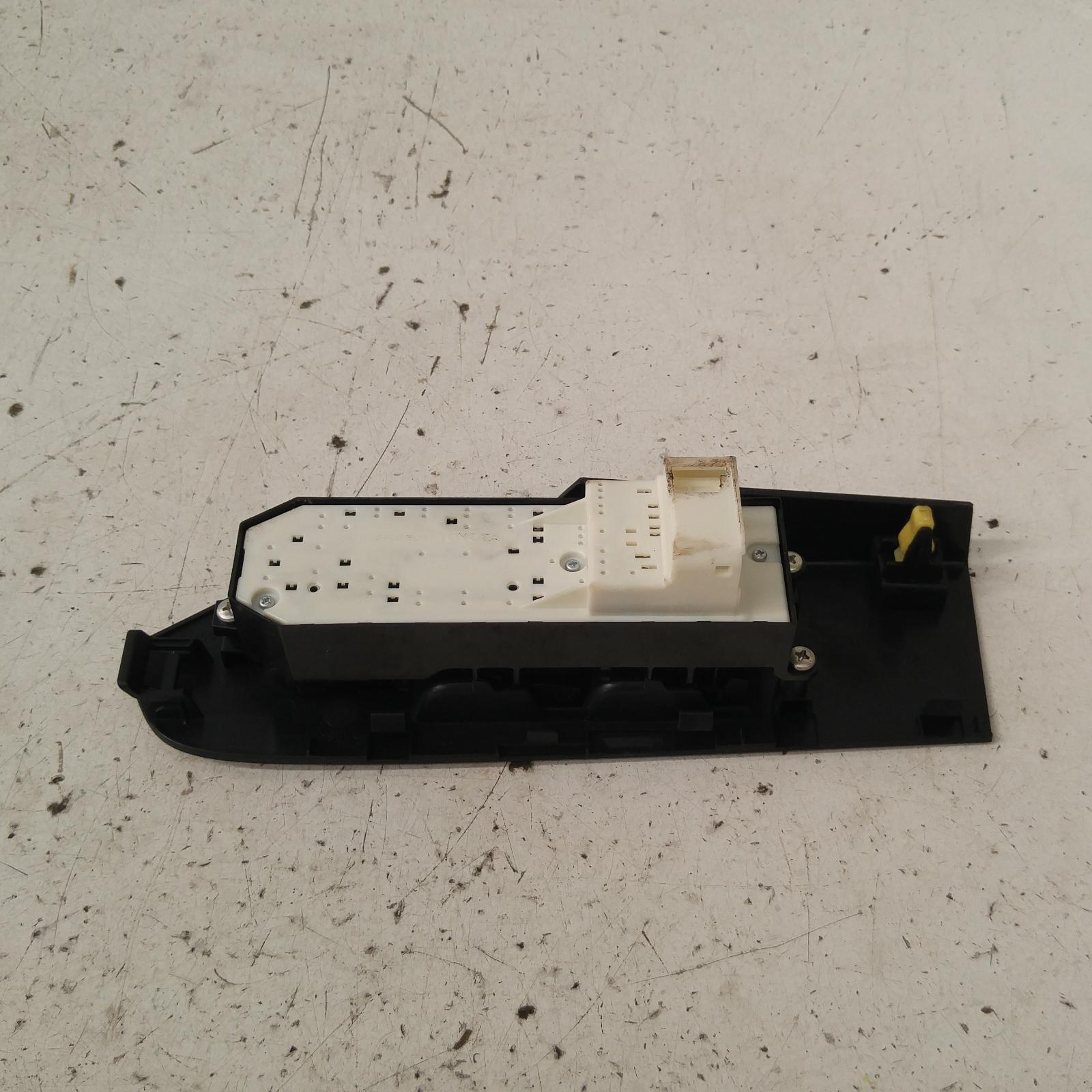 Corolla Power Door Window Switch 2015-2018 rh front (master switch),zre182r,hatch,standard,03/15-06/18 00013059 #322954
