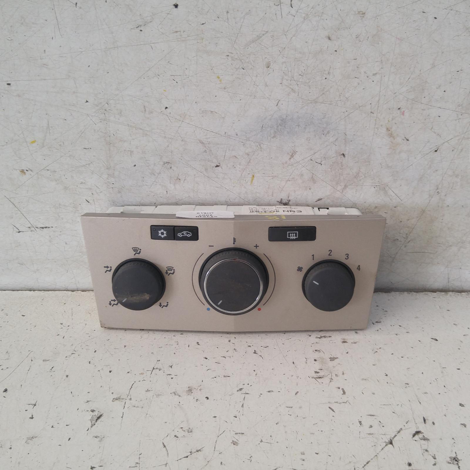 Result Heater/aircon Controls for Holden AstraAus Auto Parts(1011)