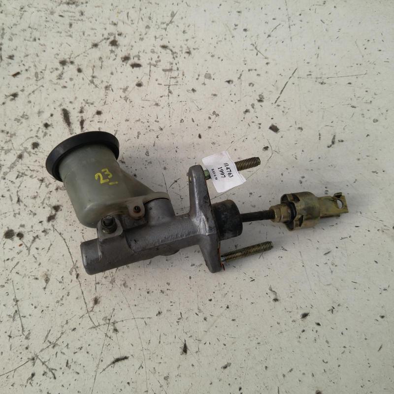 clutch master cylinder