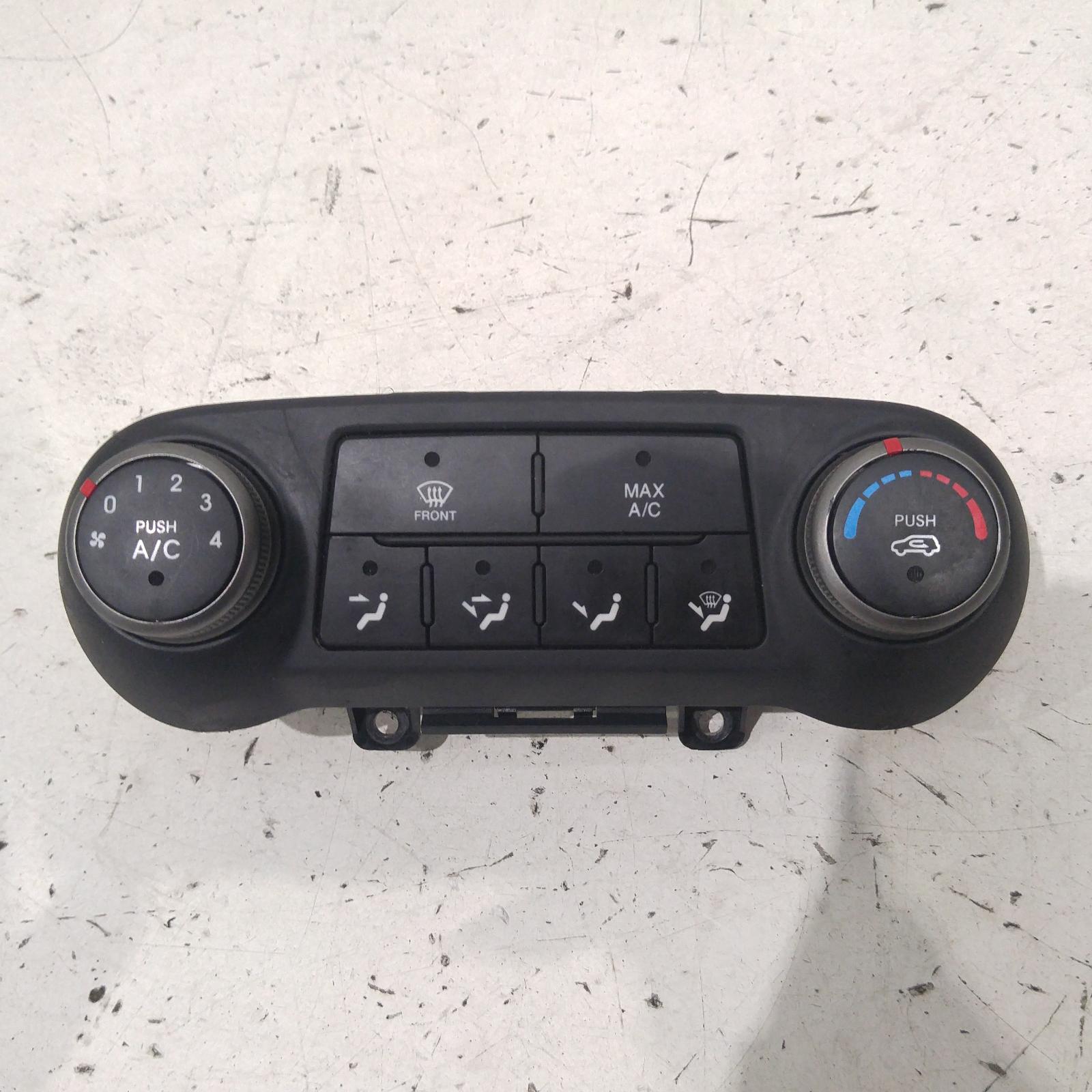 Ix35 Heater/aircon Controls 2009-2016 lm series,standard type (2 buttons on top),11/09-09/13 00014838 #350057