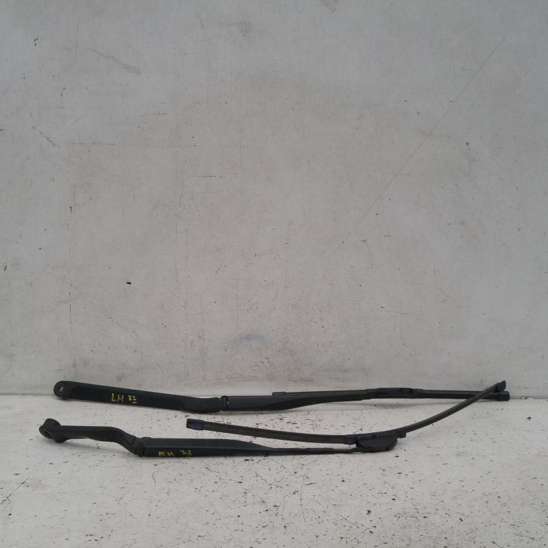 wiper arm