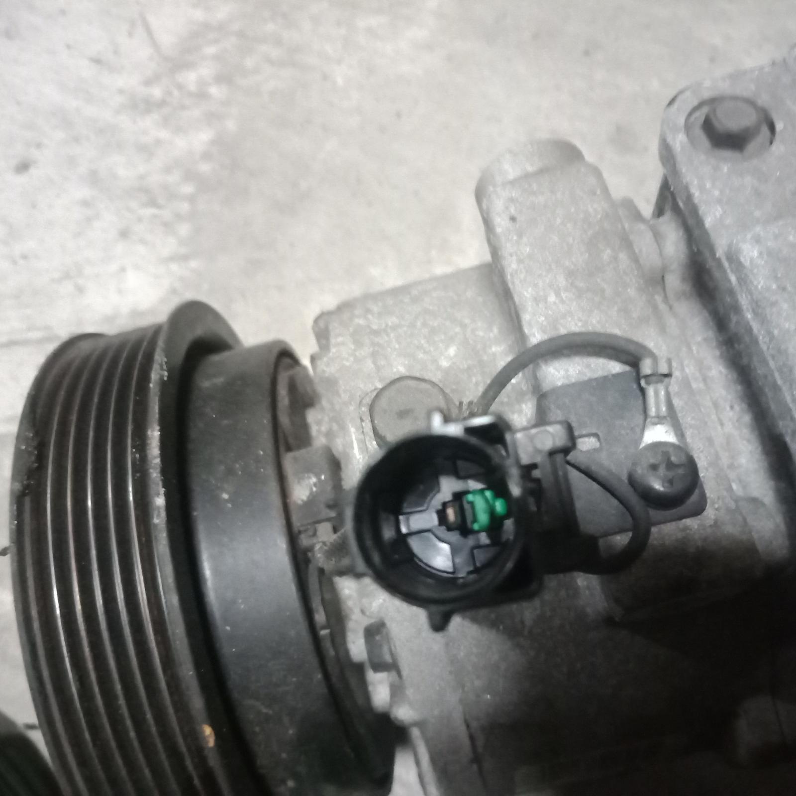 Veloster Aircon Compressor 2011-2014 fs,1.6,g4fd/g4fj,petrol,12/11-02/14 00013040 #352534