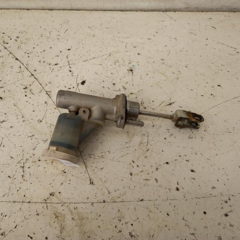 clutch master cylinder