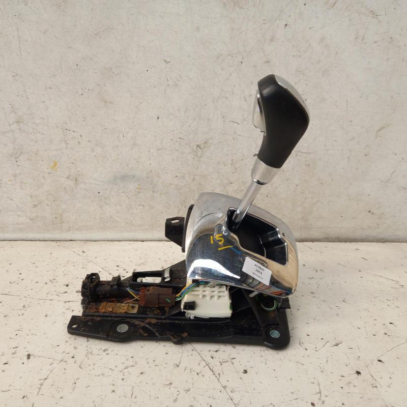363048, Used gear stick/shifter for 2014 Megane manual t/m, 1.2