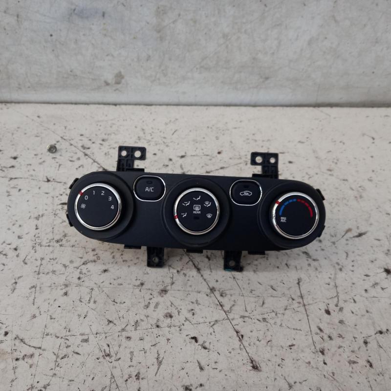 heater/aircon controls