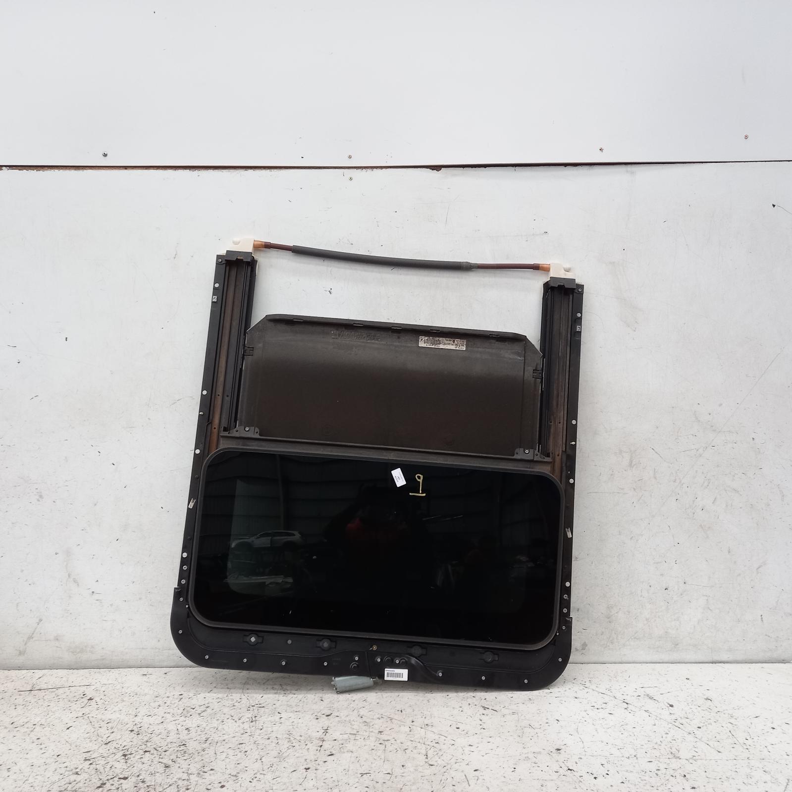 365850, Used roof glass/sunroof for 2007 Transporter t5, 08/0402/10