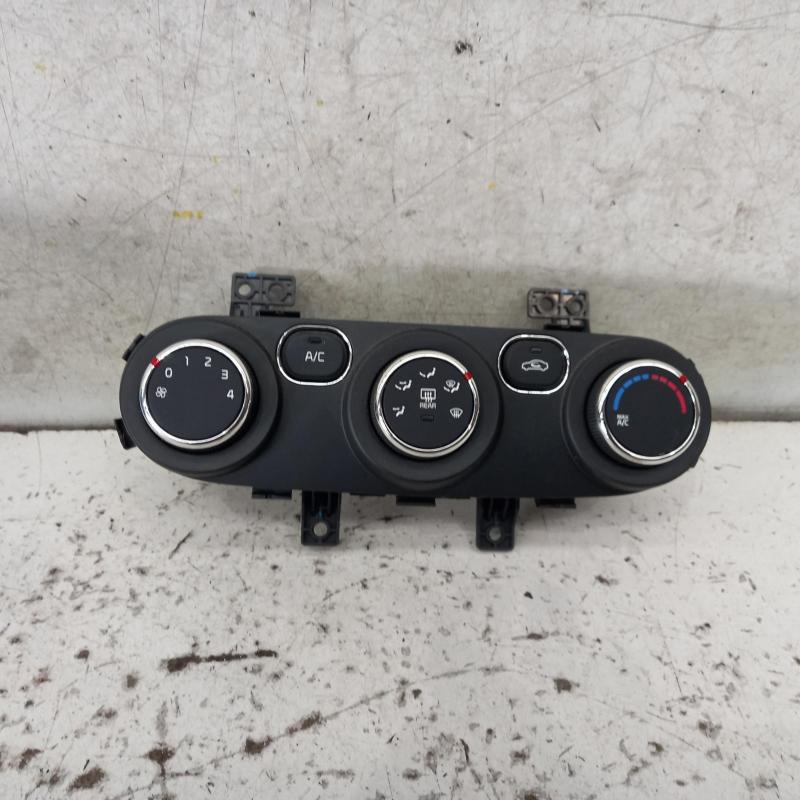 heater/aircon controls