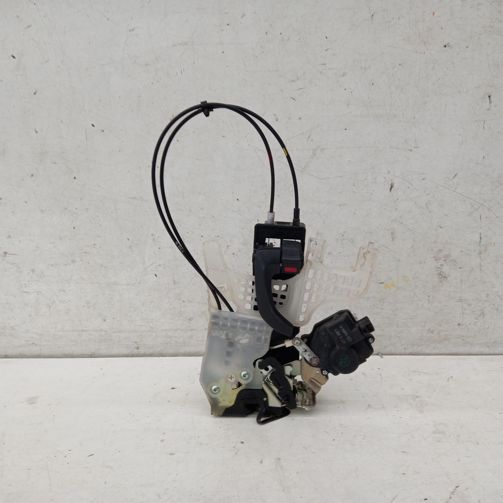 Tucson Door/boot/gate Lock 2004-2010 left rear door lock,08/04-01/10 00015560 #379816