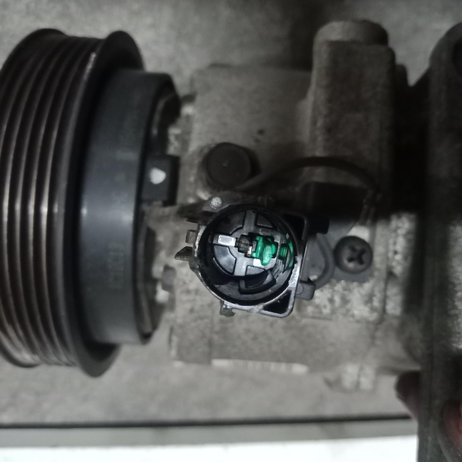 Veloster Aircon Compressor 2011-2014 fs,1.6,g4fd/g4fj,petrol,12/11-02/14 00015702 #380685