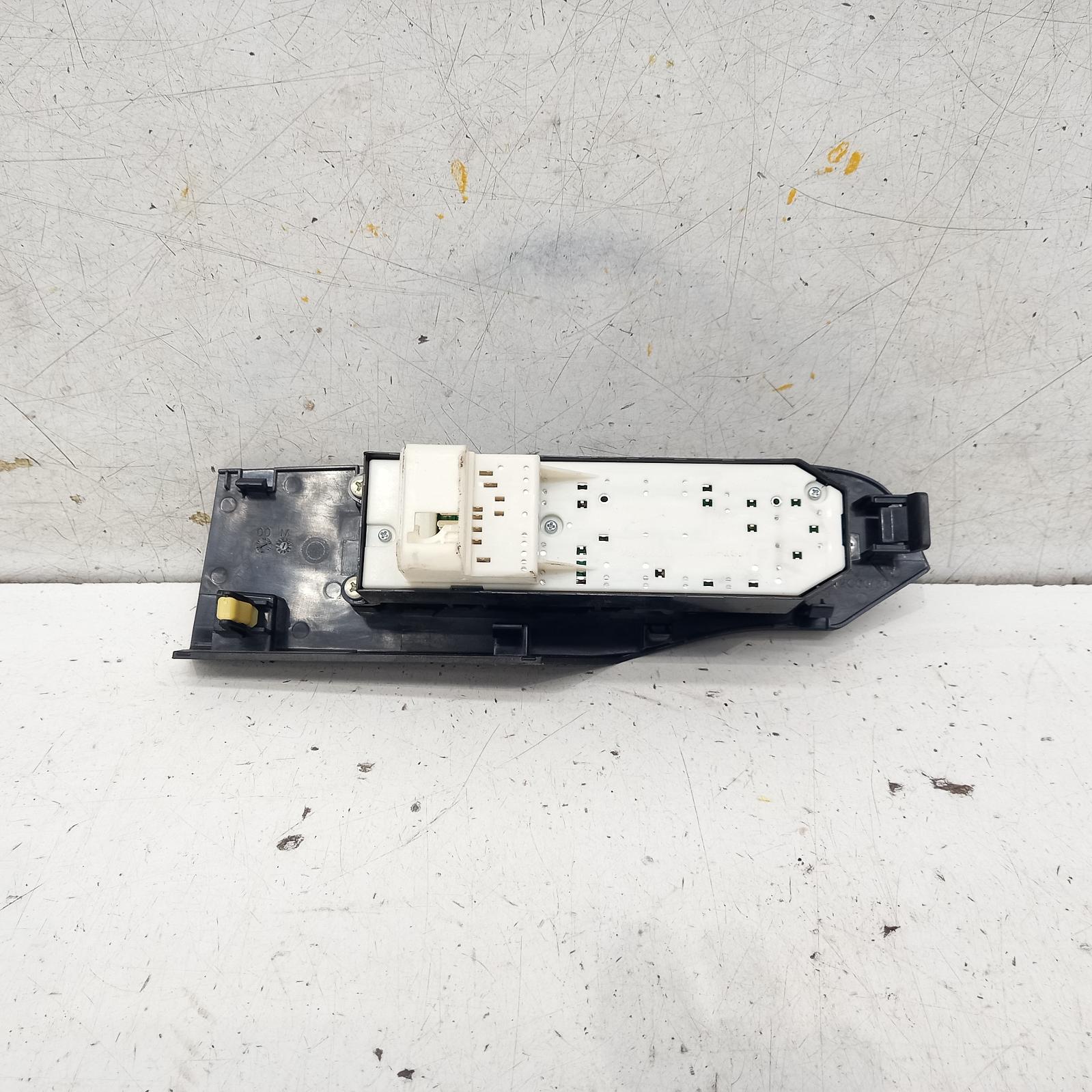 Corolla Power Door Window Switch 2015-2018 rh front (master switch),zre182r,hatch,standard,03/15-06/18 00015621 #382142