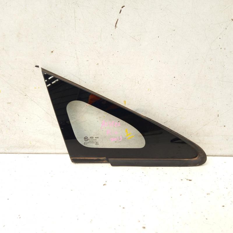 quarter door glass front right