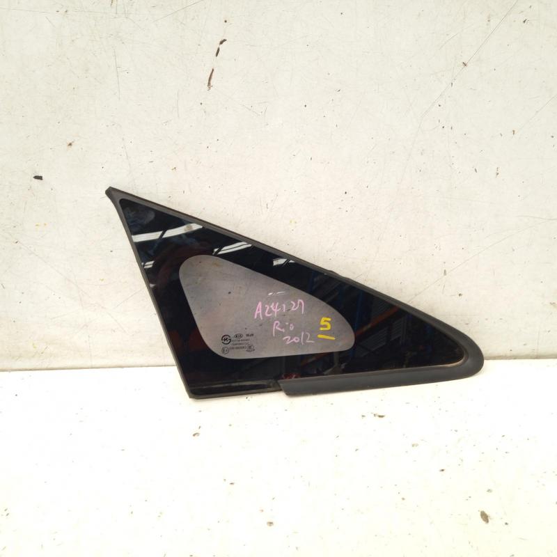 quarter door glass front right