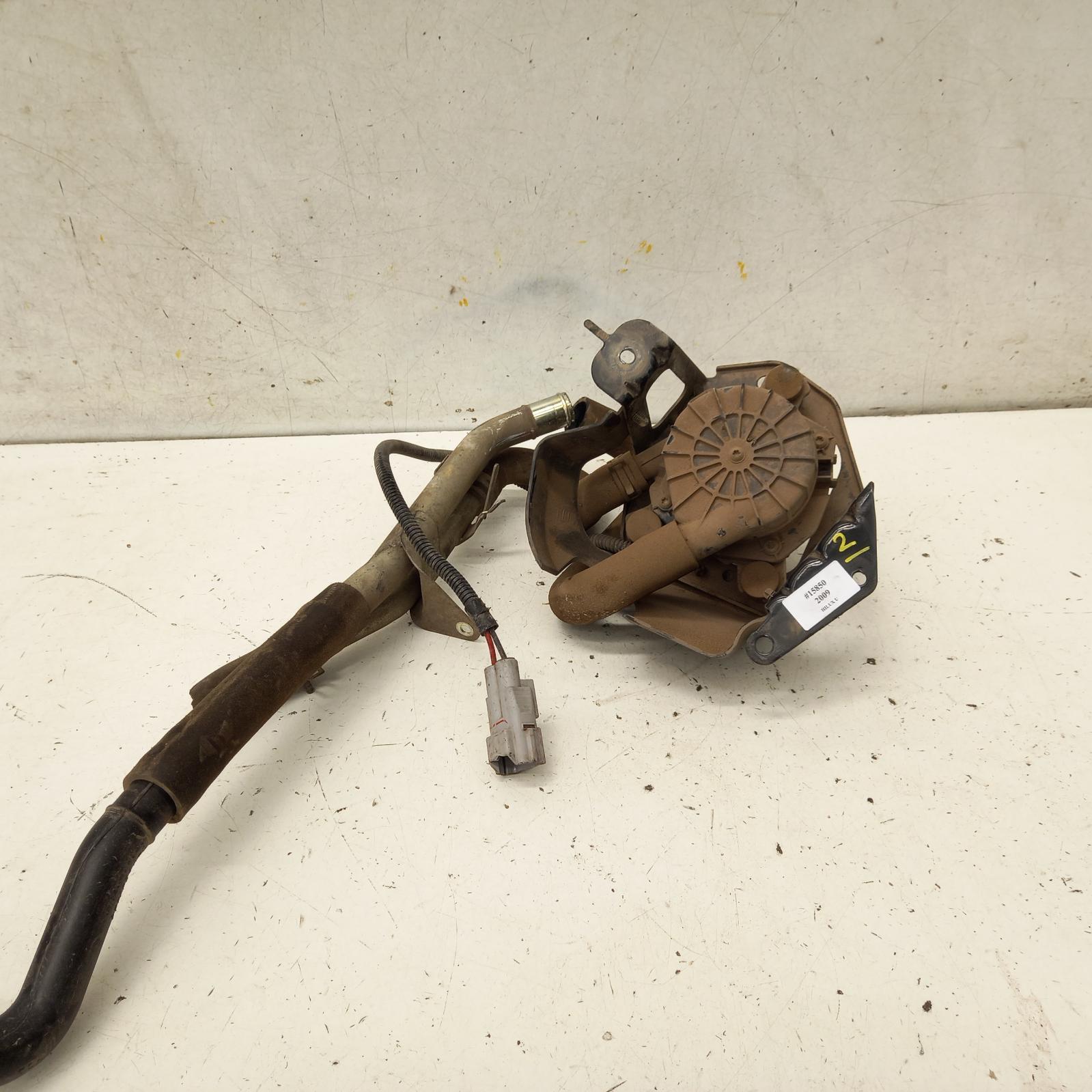 Hilux Vacuum Air Pump 2005-2015 petrol,2.7,2tr-fe,air pump (under rh guard),03/05-08/15 00015850 #390221