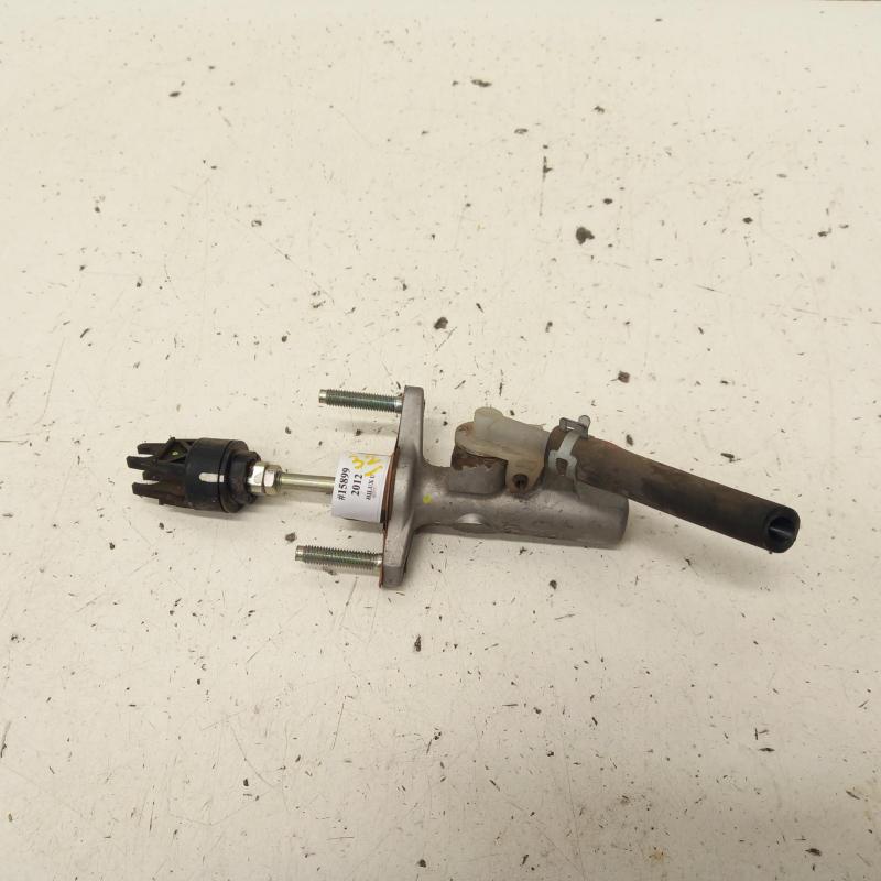 clutch master cylinder
