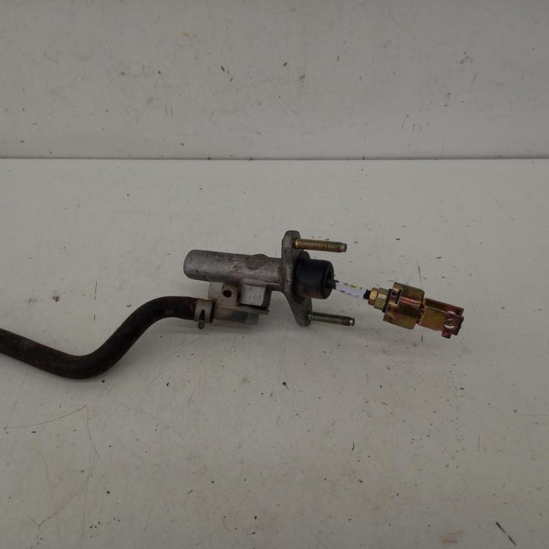 clutch master cylinder