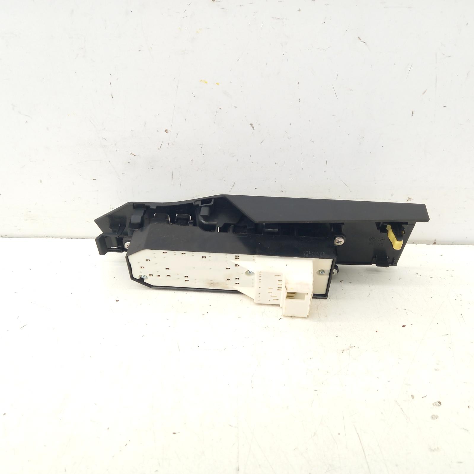 Corolla Power Door Window Switch 2015-2018 rh front (master switch),zre182r,hatch,standard,03/15-06/18 00016139 #400818