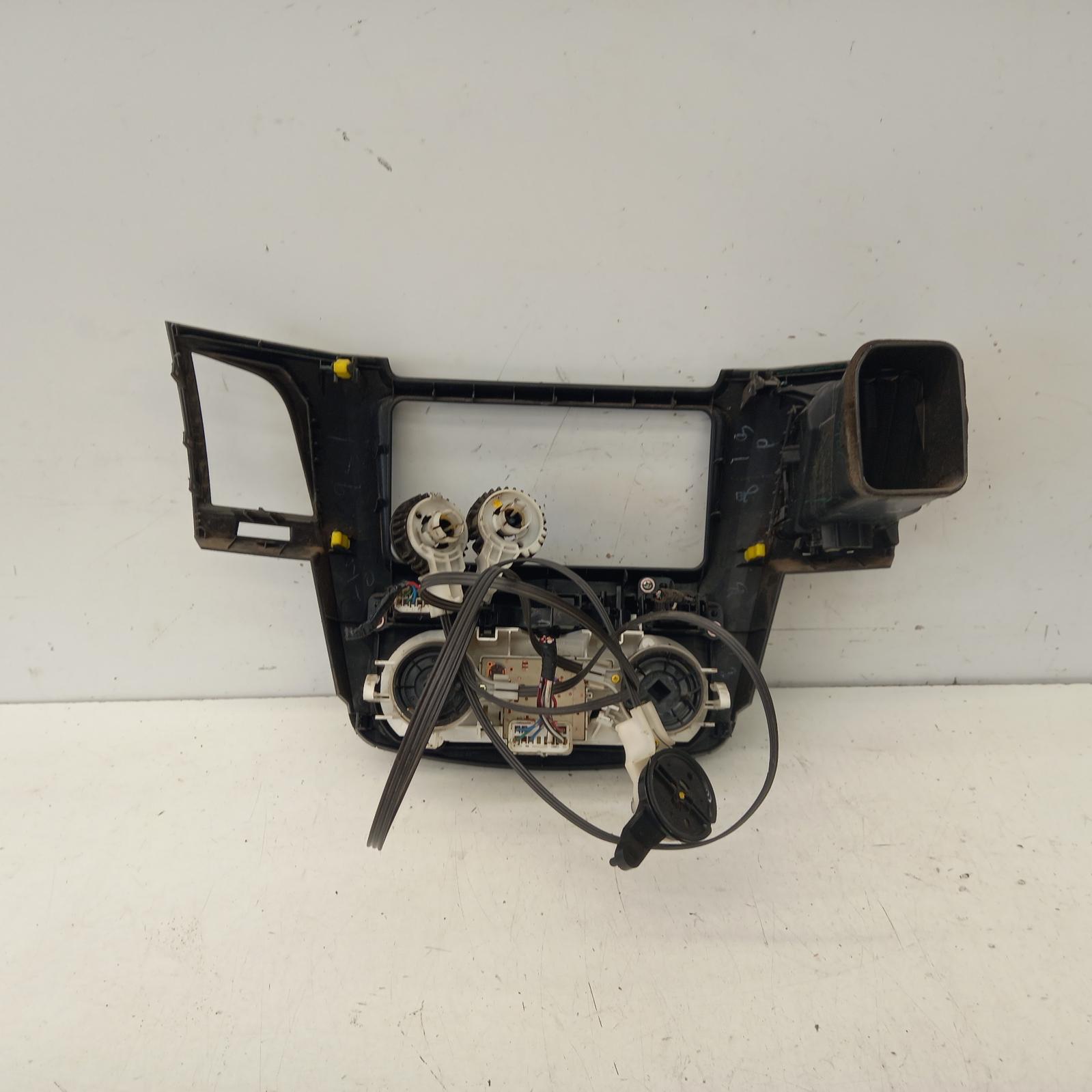 Hilux Heater/aircon Controls 2005-2011 standard type,03/05-06/11 00016275 #402936