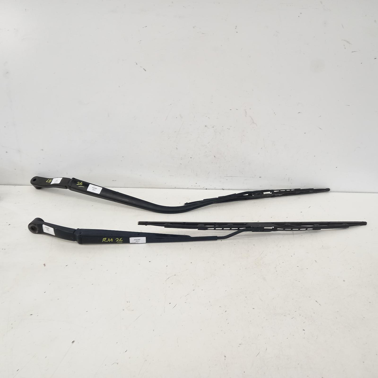 3 Wiper Arm 2009-2013 front (pair),bl,hatch/sedan,04/09-10/13 00016305 #403339