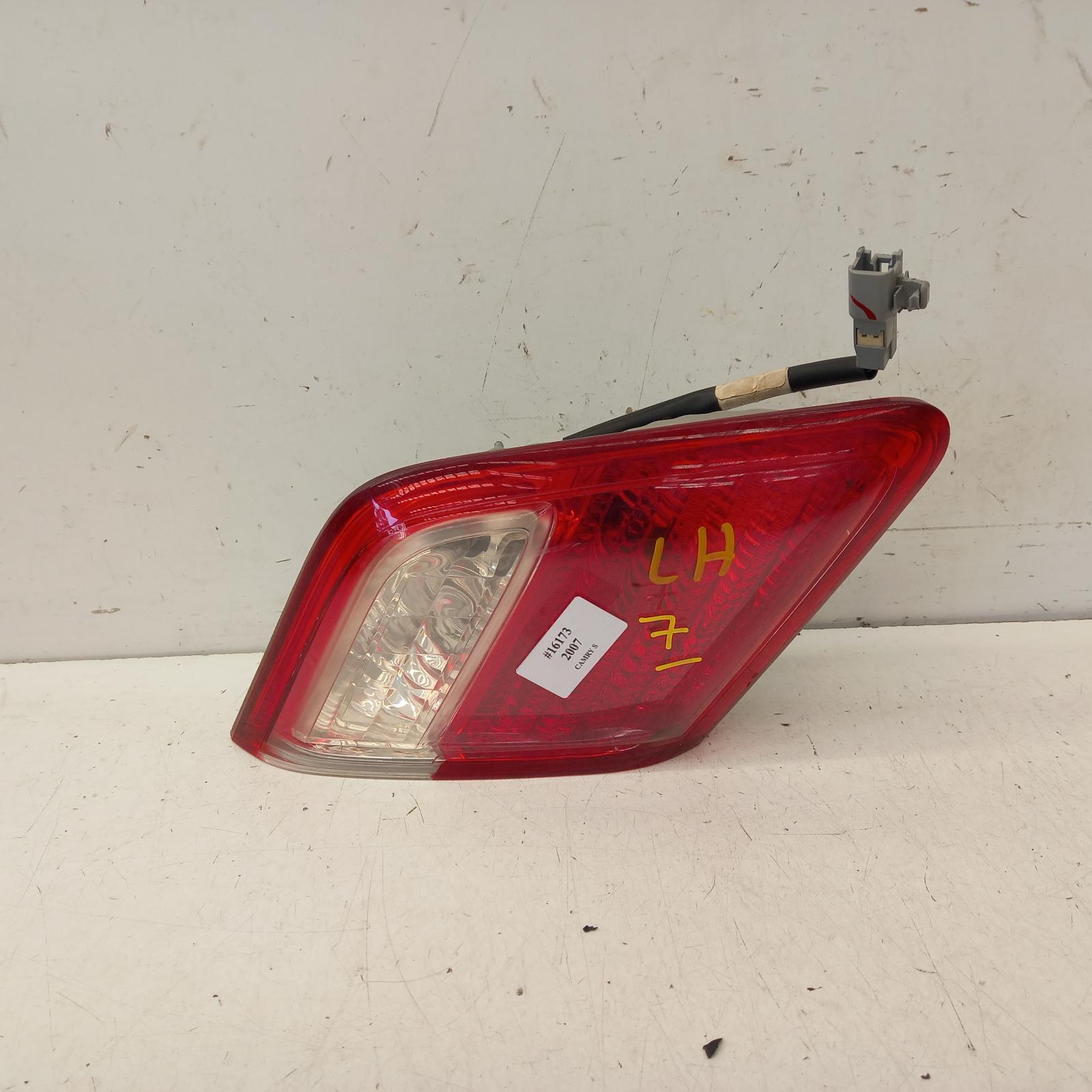 Camry Rear Garnish 2006-2009 bootlid lamp (lh side),acv40/sportivo,06/06-06/09 00016173 #403810