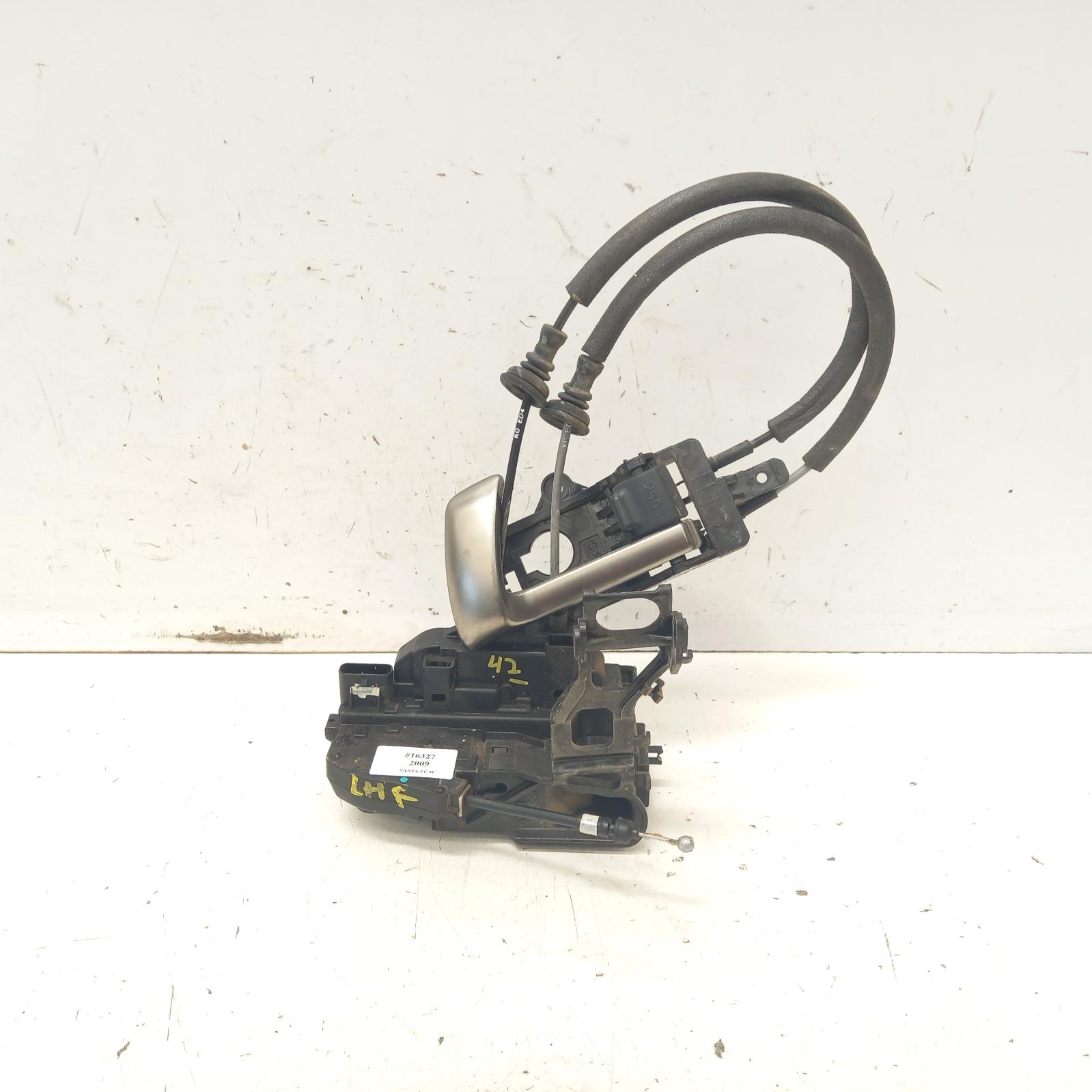Santa Fe Door/boot/gate Lock 2005-2012 left front door lock,cm,11/05-06/12 00016327 #405774