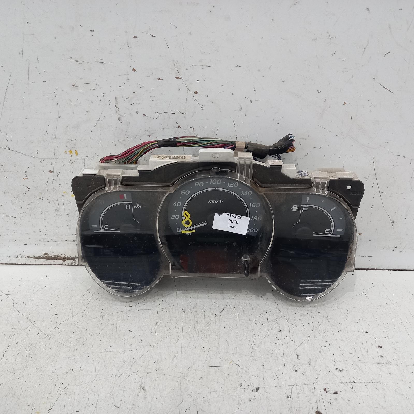 Hilux Instrument Cluster 2005-2011 petrol,2.7,workmate,03/05-06/11 00016529 #410750