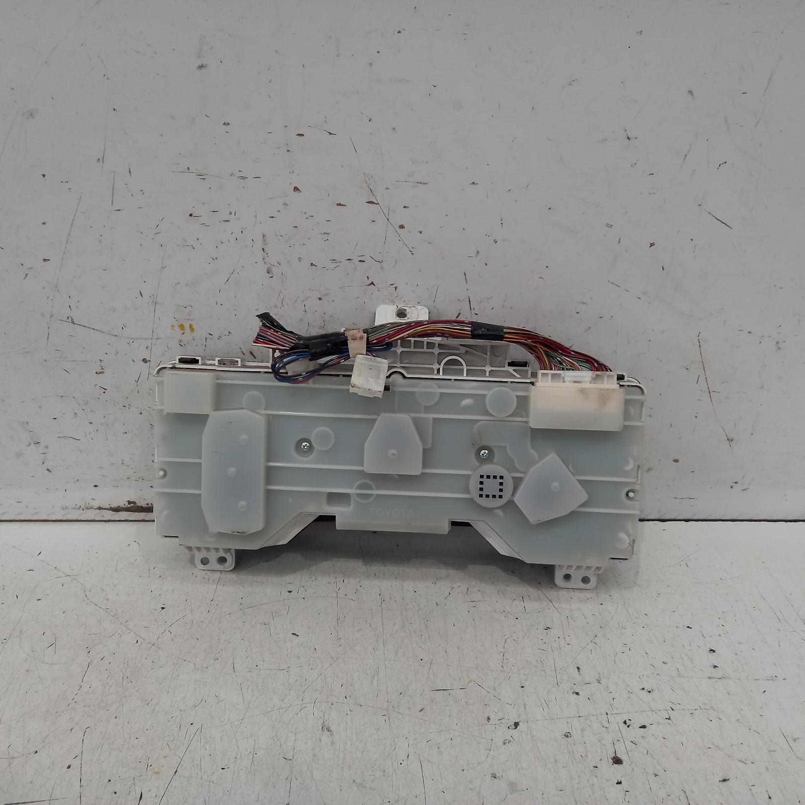 Hilux Instrument Cluster 2005-2011 petrol,2.7,workmate,03/05-06/11 00016529 #410750