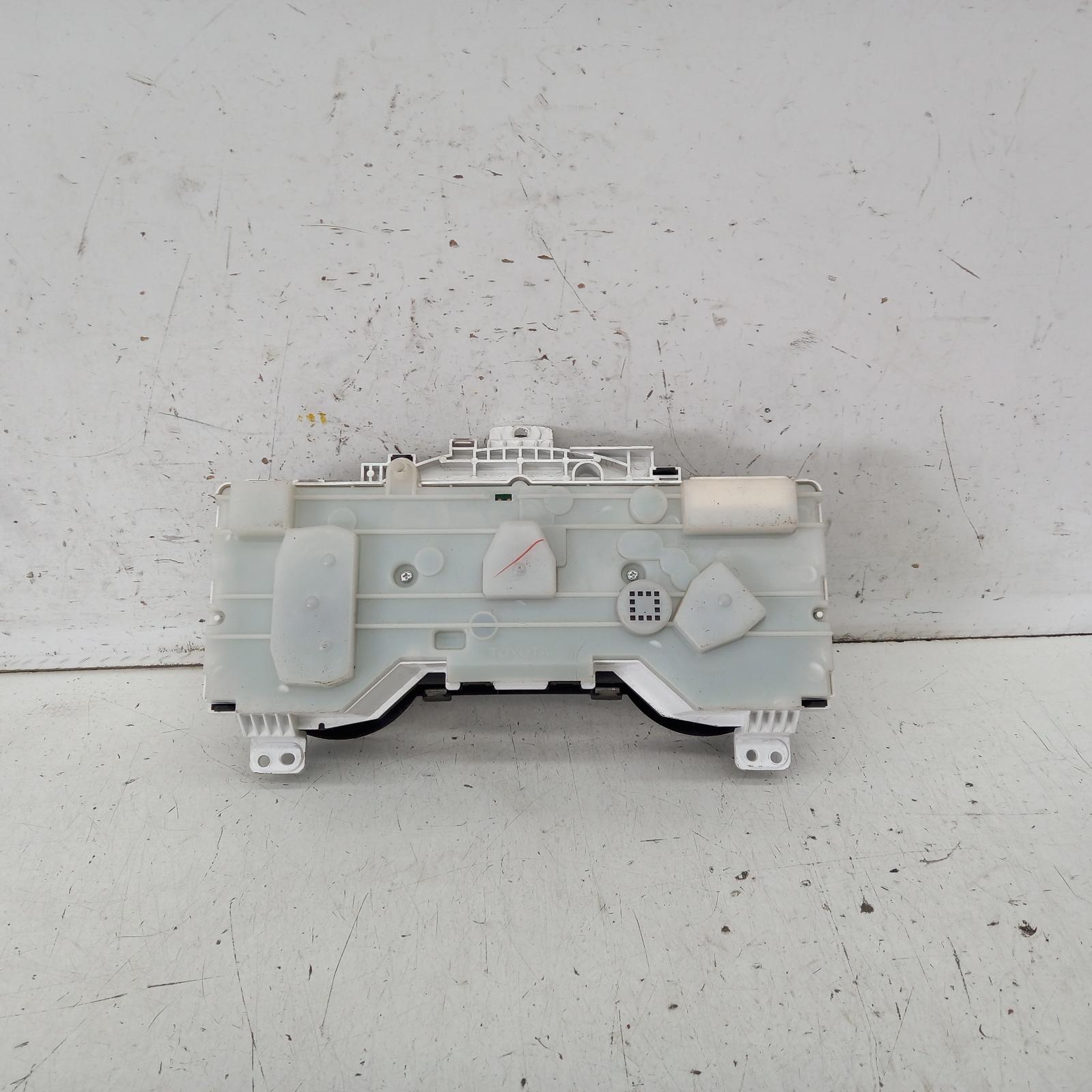 Hilux Instrument Cluster 2005-2011 petrol,2.7,workmate,03/05-06/11 00016280 #412796