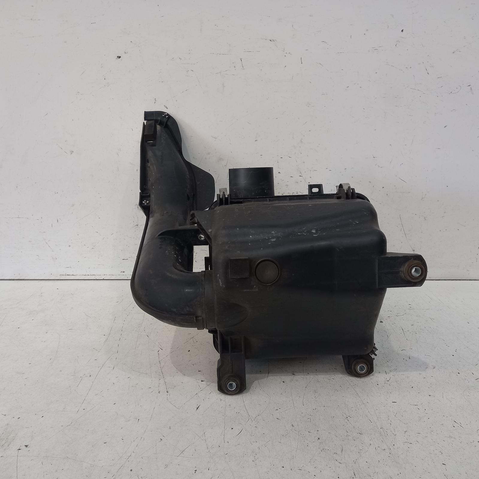 Triton Air Cleaner/box 2006-2015 air cleaner,ml-mn,2.5,diesel,07/06-04/15 00016584 #412577