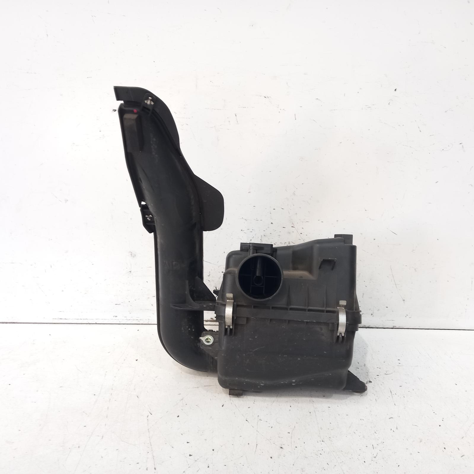 Triton Air Cleaner/box 2006-2015 air cleaner,ml-mn,2.5,diesel,07/06-04/15 00016584 #412577