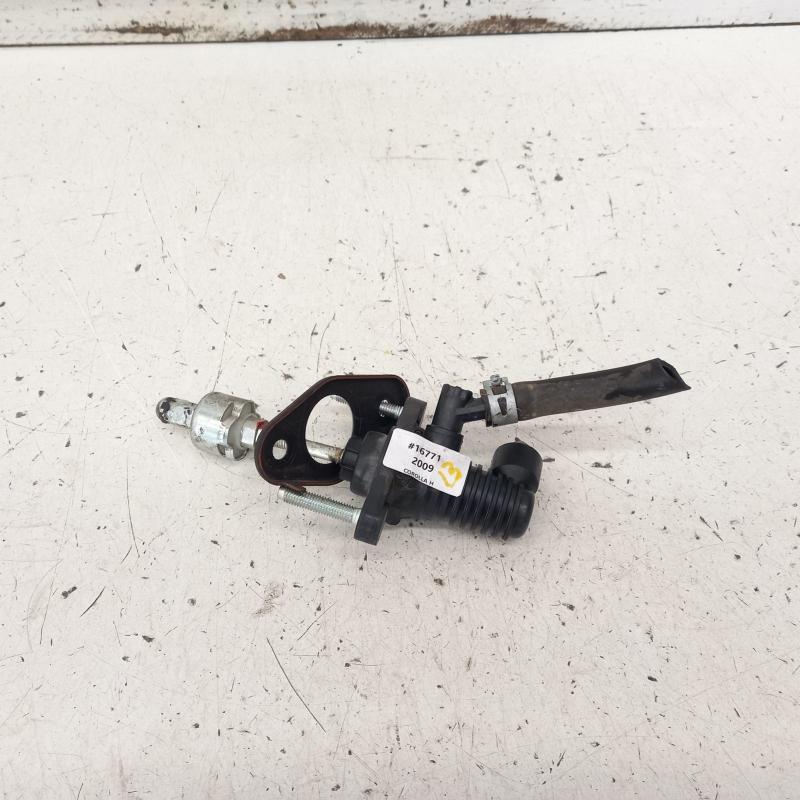 clutch master cylinder