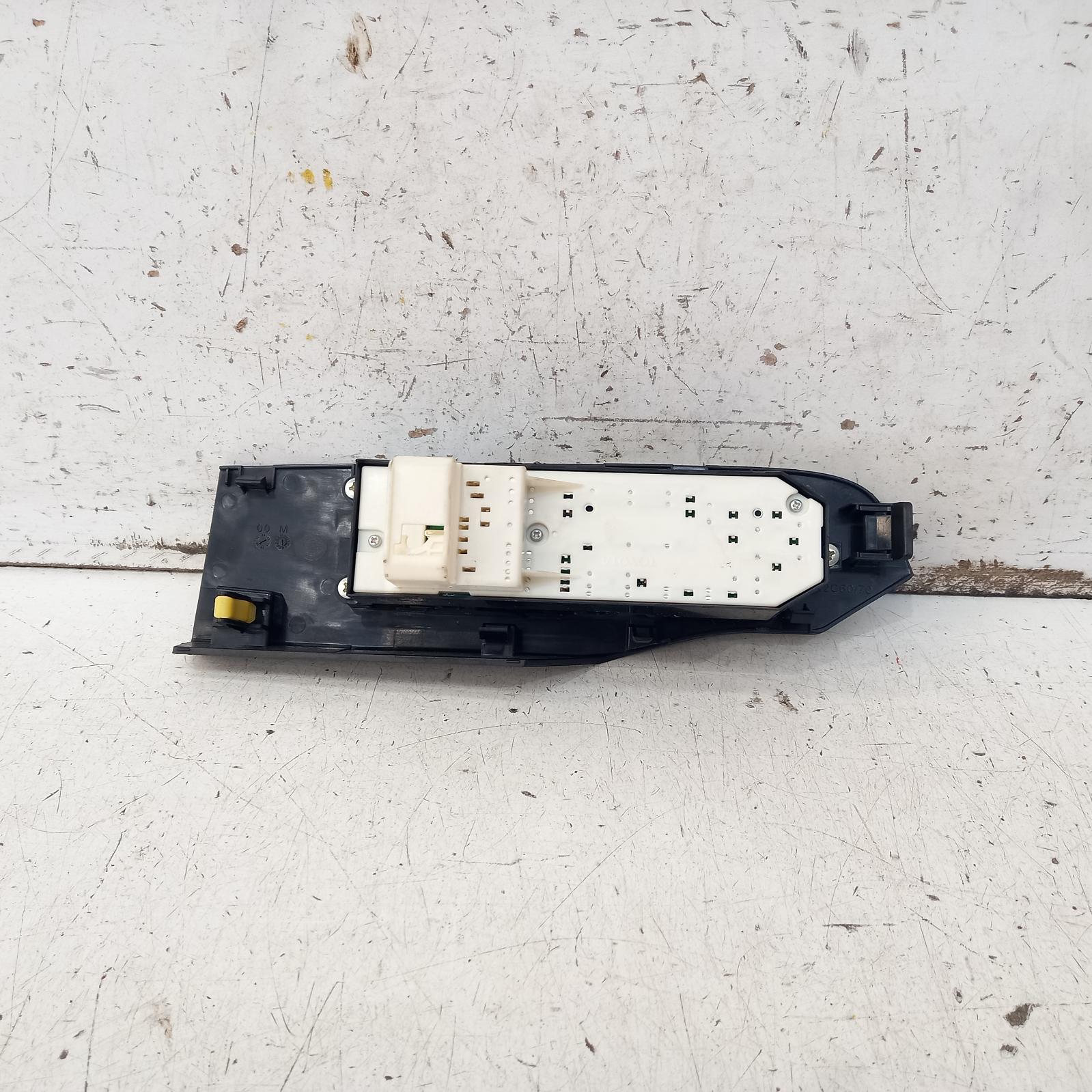 Corolla Power Door Window Switch 2015-2018 rh front (master switch),zre182r,hatch,standard,03/15-06/18 00016578 #423183